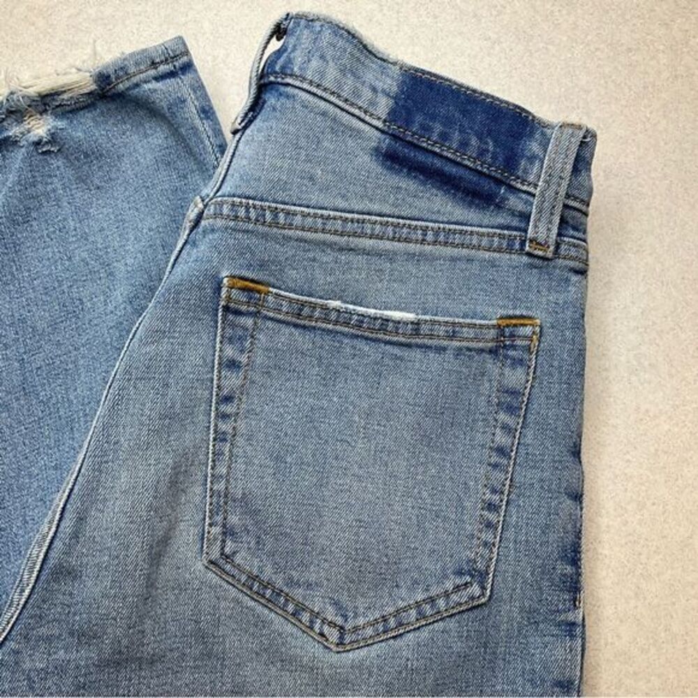 A&F Ankle‎ Straight Ultra High Rise 27 Short Ripped Medium Wash - Picture 4 of 6